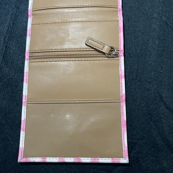 VINCE CAMUTO Leather “Desra” Crossbody Wallet, Pink and White - Picture 8 of 8